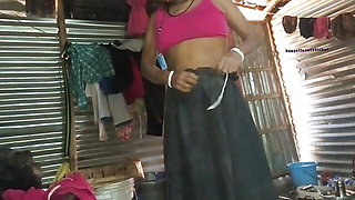 Chudai Kiya Aunty Ne Mujhe Leta Kar Bistar Per Kali chut chudai Kiya Bengali chut Bengali chut ki maja le kar dil khush ho gaya