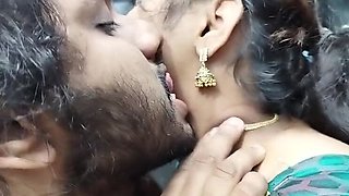 Mallu Girl in Half Saree Hot Lip Lock Romance with Desi Malayali Couple