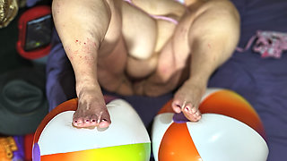 Naked Beach Ball Has Her Squirting for All