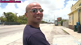 Black bottom stud gets fucked outdoor by white top in public