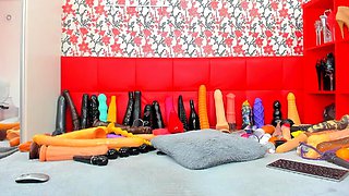 Blonde babe Lesley Solo in the Backyard