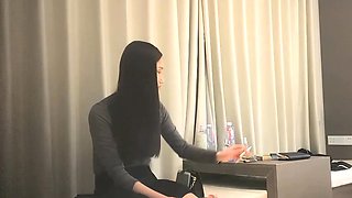 Amateur Webcam Cute Teen Plays Solo with Big Dildo