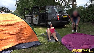 Luci Reign - British Gives It To Taxi Drivers Huge White Cock