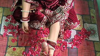 Desi Indian suhagraat sex video MMS, Beautiful indian bride first night Sex hindi Xxxx
