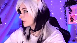 Blonde teen Sierras first erotic masturbation video