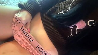 Amateur hottie solo masturbation