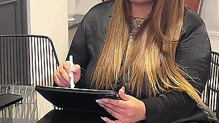 Cute Huge Natural Tits Blonde Real Estate Agent Bangs Recently Divorced Client