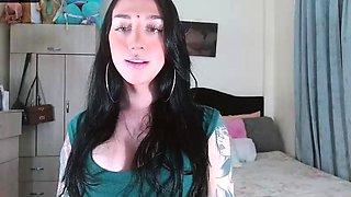 Amateur Webcam Teen Masturbates And Teases