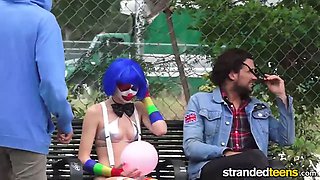 Strandedteens - sloppy clown gets into some hilarious business
