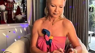 Awesome Big Boobs Blonde Masturbates In The Shower