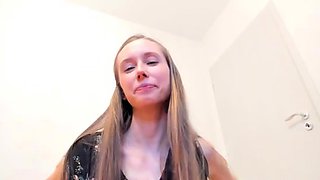 Alice Quine - Giantess Coercing You Into Full Body Worship