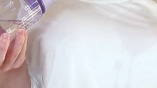 I Soak My Shirt with Water