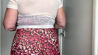 Mature Mrs. soles teasing in sexy high heels and stockings