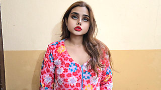 Pakistani Beautiful Neighbors Wife Invite Young College Boy in Home