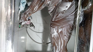 Sucking a Big Dick in the Shower, I Got Really Excited and Asked Him to Fuck Me.