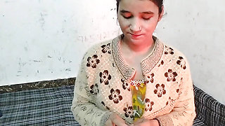 Indian muslim step sister ko bathroom me pakad ke pel diya