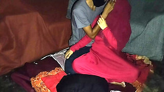 Indian College Girl First Time Sex - Cheating on Family with New BF - Kalachan69