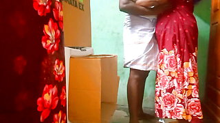 Tamil Aunty pussy nice eating in Desi boy