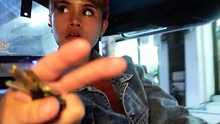 Curvy Thai MILF amateur gets picked up