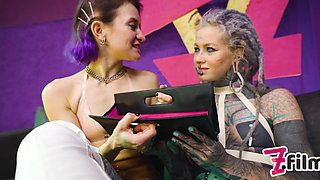 Double Metal Dildo Lesbian Fun with Anuskatzz