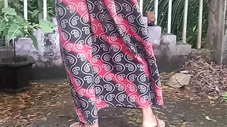 Bhabi Pissing Outdoor Showing Pusssy, Ass, Boob