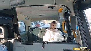 Fake cab sexy lingerie model is glad to have hard quick porn with the driver