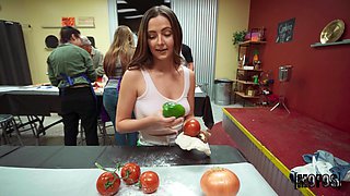 Tempting Culinary Delights with Serena Hill’s Irresistible Curves