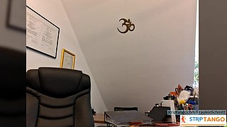 FrauleinSchmitt Erotic display at stripTango