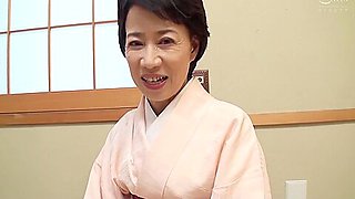 Short-haired Older Woman With A Neat Look! A Mature Beauty With A Refreshing Charm And A Sexy Contrast 4