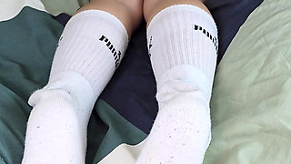 Seducing with My Beautiful Feet and Giving a Delicious Cock Sucking