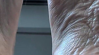 5-minute Foot Worship Femdom Obedience Training