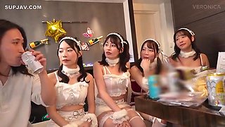 Vrnc-089 Orgy Sex With Beautiful Women Wearing Cute Red And White Santa Costumes! The Men Were Stunned By The Outstanding Proportions And Got Fully Erect! It Turned Into A Christmas Night That Could Truly Be Called A Night Of Sex! [kotone/maina/emi/nanam