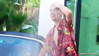 Energetic Sophie Reade - long legs porn - Brazzers Exxtra