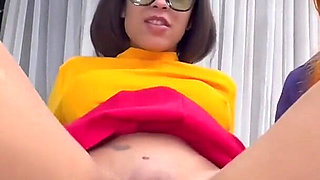 Mystery Gang After Fred Leaves the Sausage Makes the Party