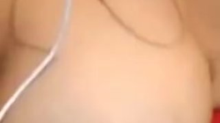 Today Exclusive-sexy Desi Chick Shows Her Boobs