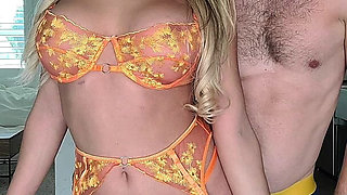 Blonde Amateur with Big Ass Recording First Sex Tape