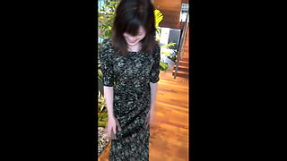 Part 1 "Put it out in the back" Sara (38), a single who hopes to get pregnant for the first time in 18 years. Massive to a beautiful mature woman who has many times stronger sexual desire than pregnancy