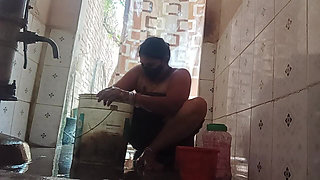 XXX Video of Naked Bhabhi Bathing