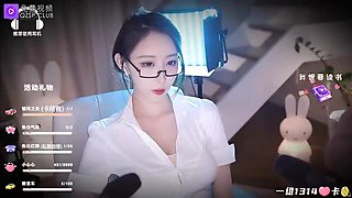 Domestic 3D Mini Theater: Reward for the Cold Female Boss ASMR: Japanese, Cam  Homemade Porn