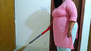Arab Maid Fucked by Boss When She Cleaning Room!