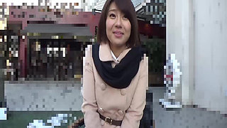 Shiori - Housewife Pick-up (25y Old) Vol. 1
