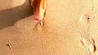 Amateur Foot Fetish Girlfriend Sucks and gives a Footjob