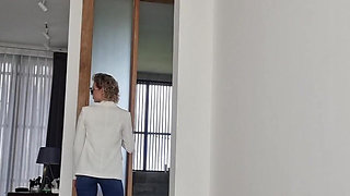Short Video Walk in Jeans