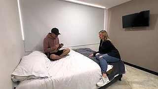 Amateur FFM Threesome with Lea Queen - Horny Babes Pick Up Stranger for Hot Sex