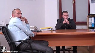 Double penetrated y. secretary - Selvaggia