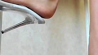 Latex Goddess in High Heel Sandals - Live Stream
