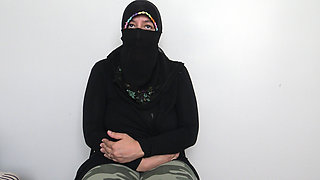 Undocumented Muslim Girl in New York City (arabic Language)