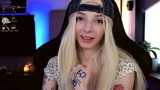 Amateur Blonde Teen Plays Solo with Toy Webcam Porn