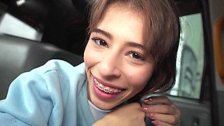 Colombian cutie with a wet hole gets fucked deeper