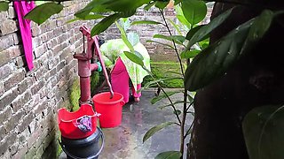 I see my aunty going to take a bath after I hugged and Fucking ass